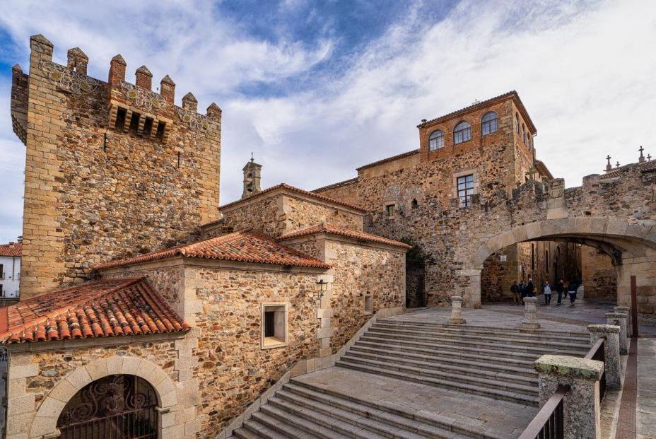 Apartamentos La Almena 2 Caceres Bagian luar foto