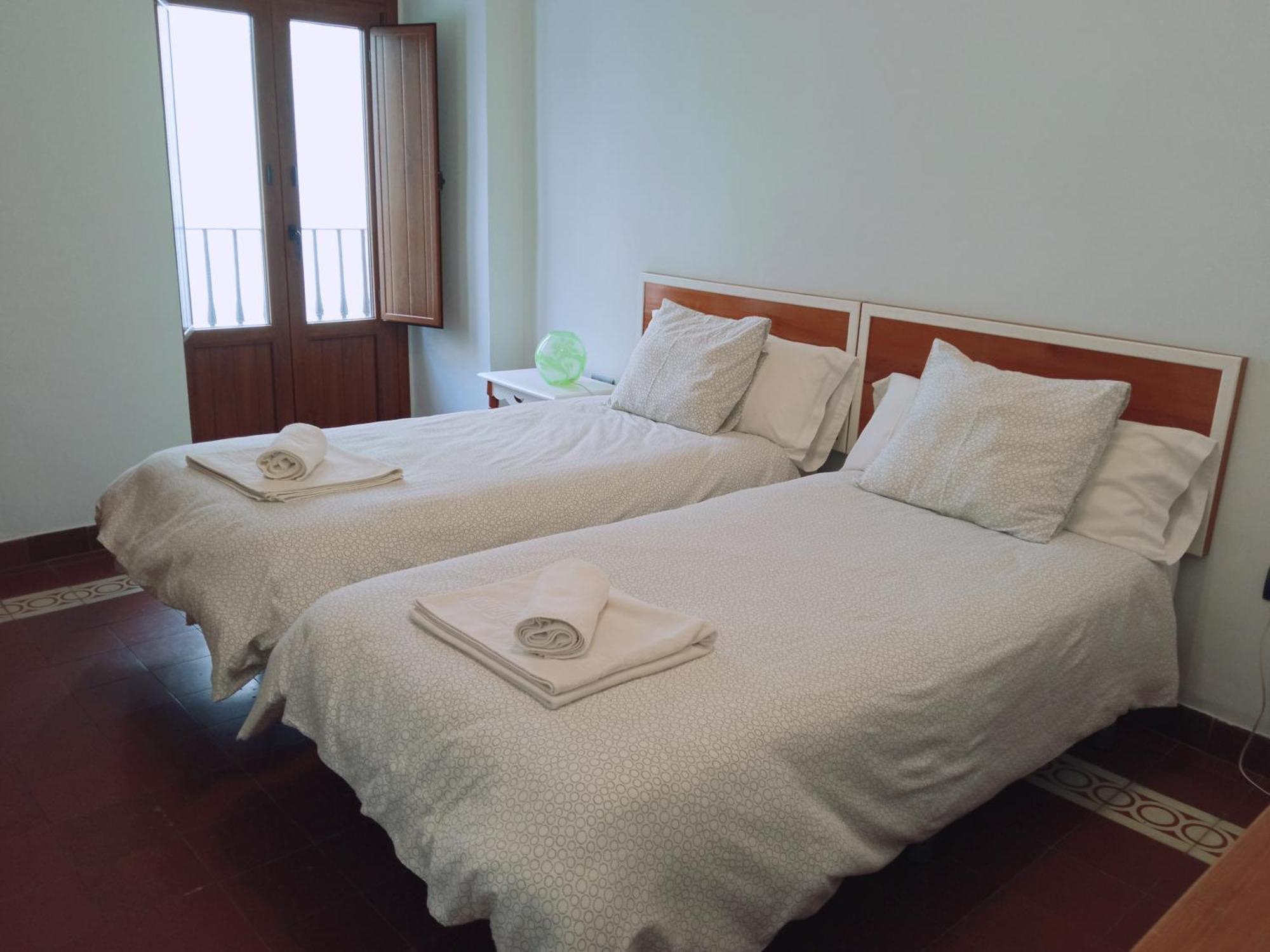 Apartamentos La Almena 2 Caceres Bagian luar foto